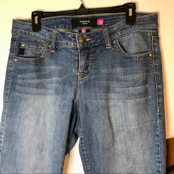 TORRID Jeans Curvy Fit - Picture 6 of 7